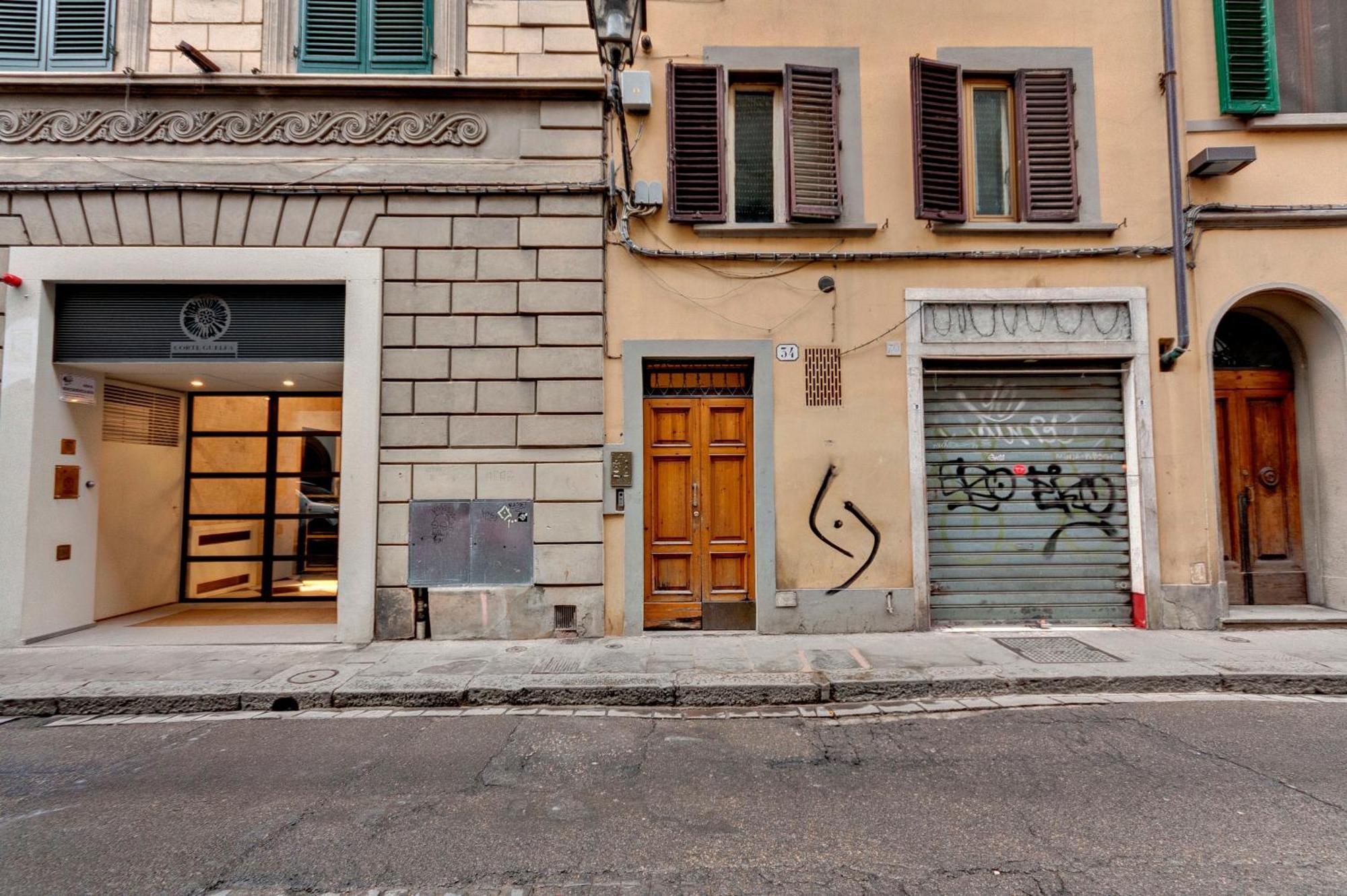 Victor Apartment By Mamo Florenz Exterior foto